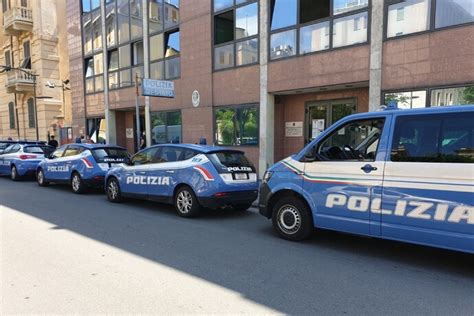 Polizia arresta coppia per furti Rolex con tecnica abbraccio